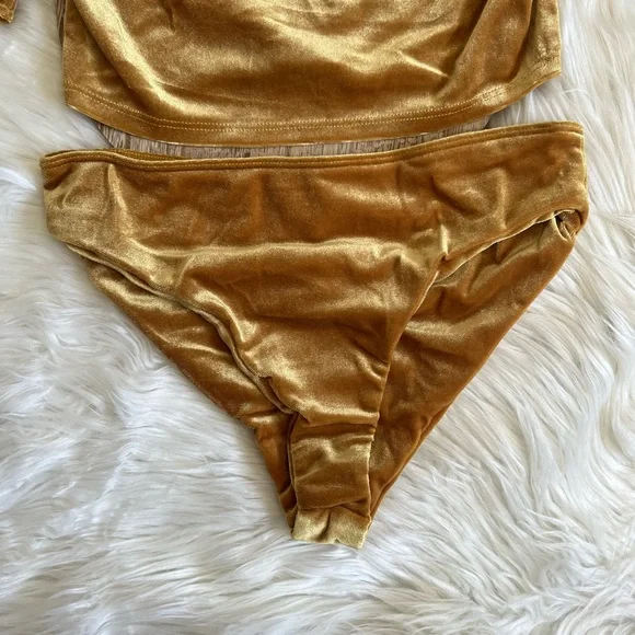 NWT Better Be Women’s Velvet Off The Shoulder 2 Piece Bathing Suit SZ L🌊💛 - Picture 4 of 11